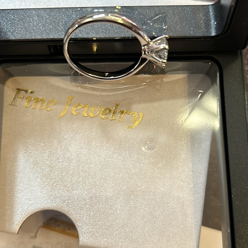 NEW Sterling Silver 1.00ct. tw. Moissanite Round Solitaire Ring size 7 - Picture 8 of 15